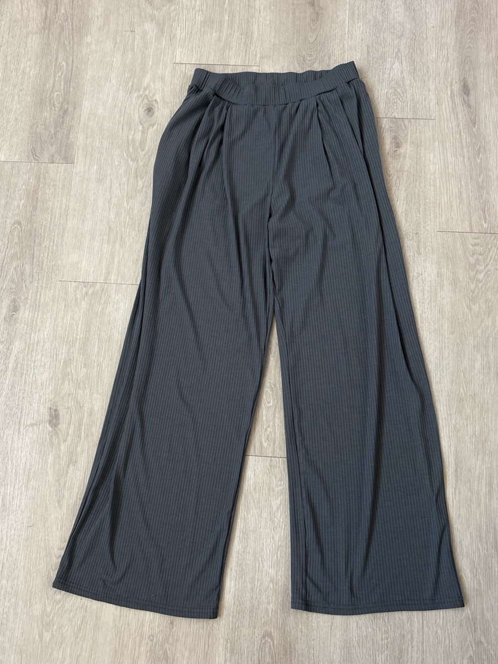 Ribbed wide leg lounge pants size large